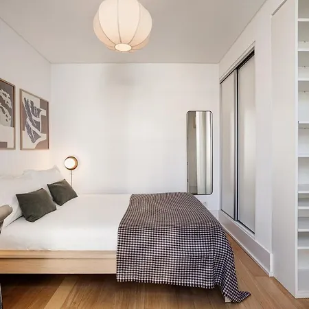 The Pearl Of Chiado Com Parking&lift&ac Appartement *