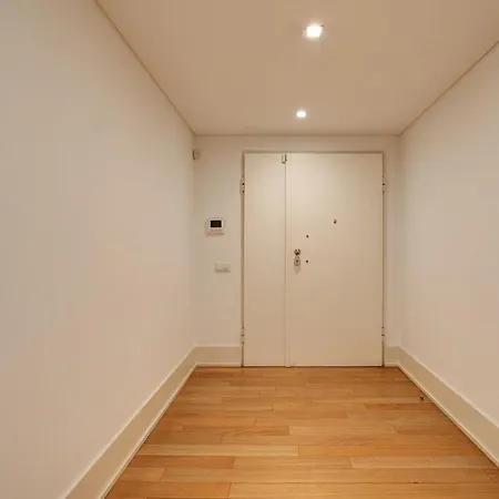 The Pearl Of Chiado Com Parking&lift&ac