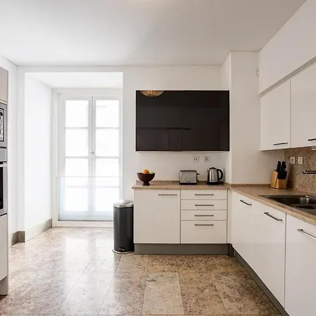 The Pearl Of Chiado Com Parking&lift&ac * Lisboa