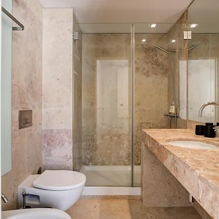 The Pearl Of Chiado Com Parking&lift&ac * Lisboa