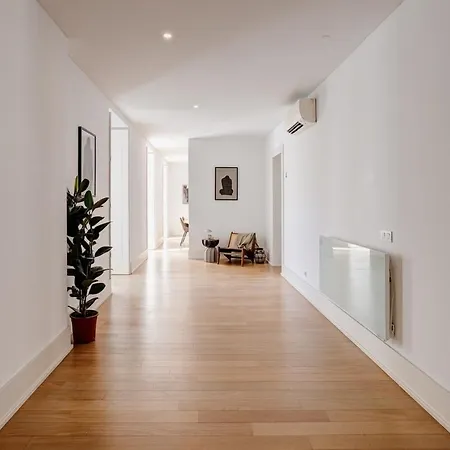 Appartement The Pearl Of Chiado Com Parking&lift&ac Lisboa